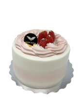 이미지를 갤러리 뷰어에 로드 , White Chocolate Raspberry Cake

